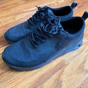 NIKE AIR MAX THEA Lightly Worn